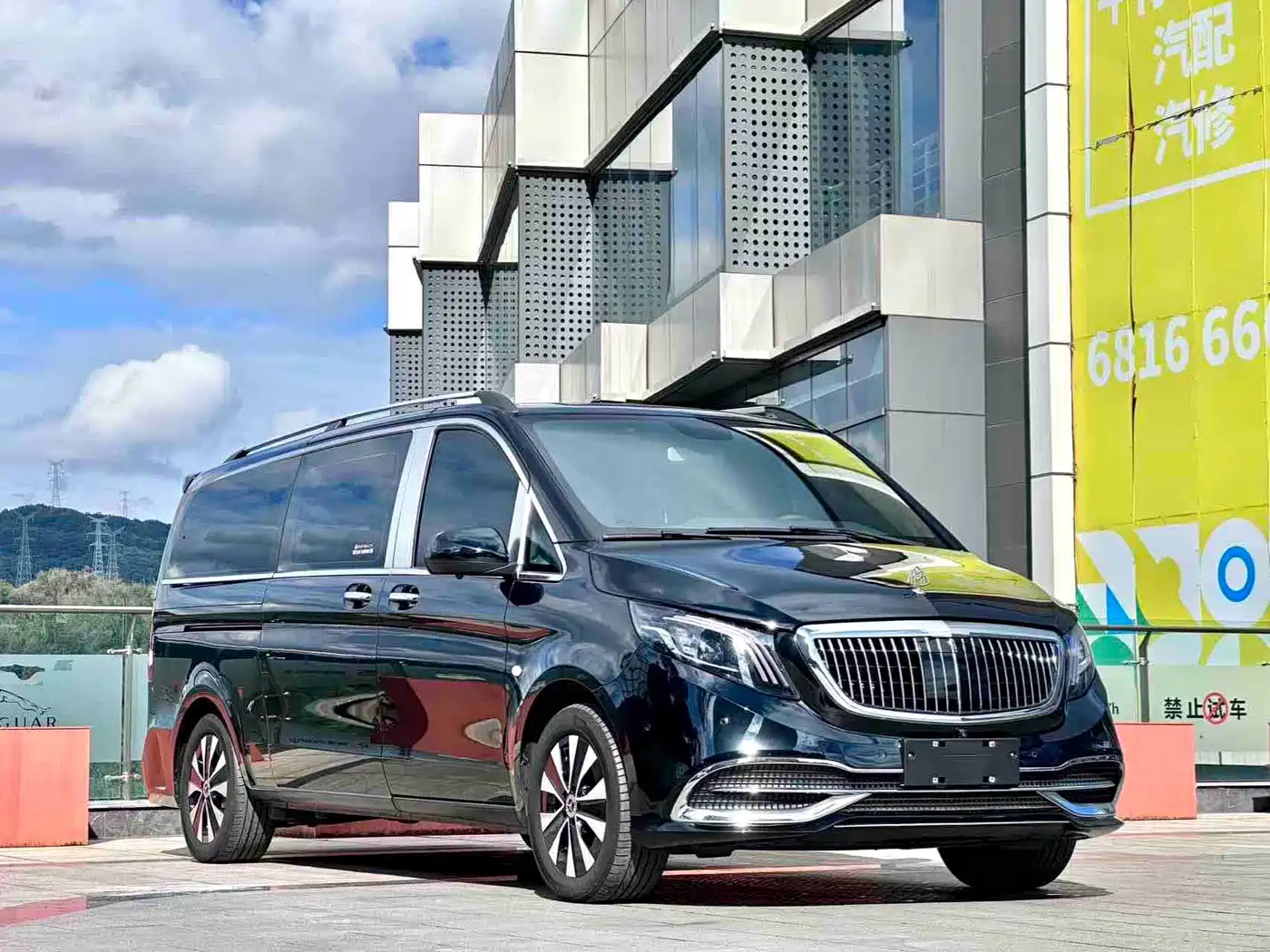 Mercedes-Benz Vito 2023 2.0T Elite 7-Seater фото 3