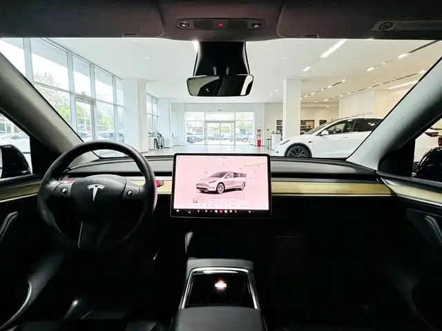 Фото 6 - Tesla Model Y