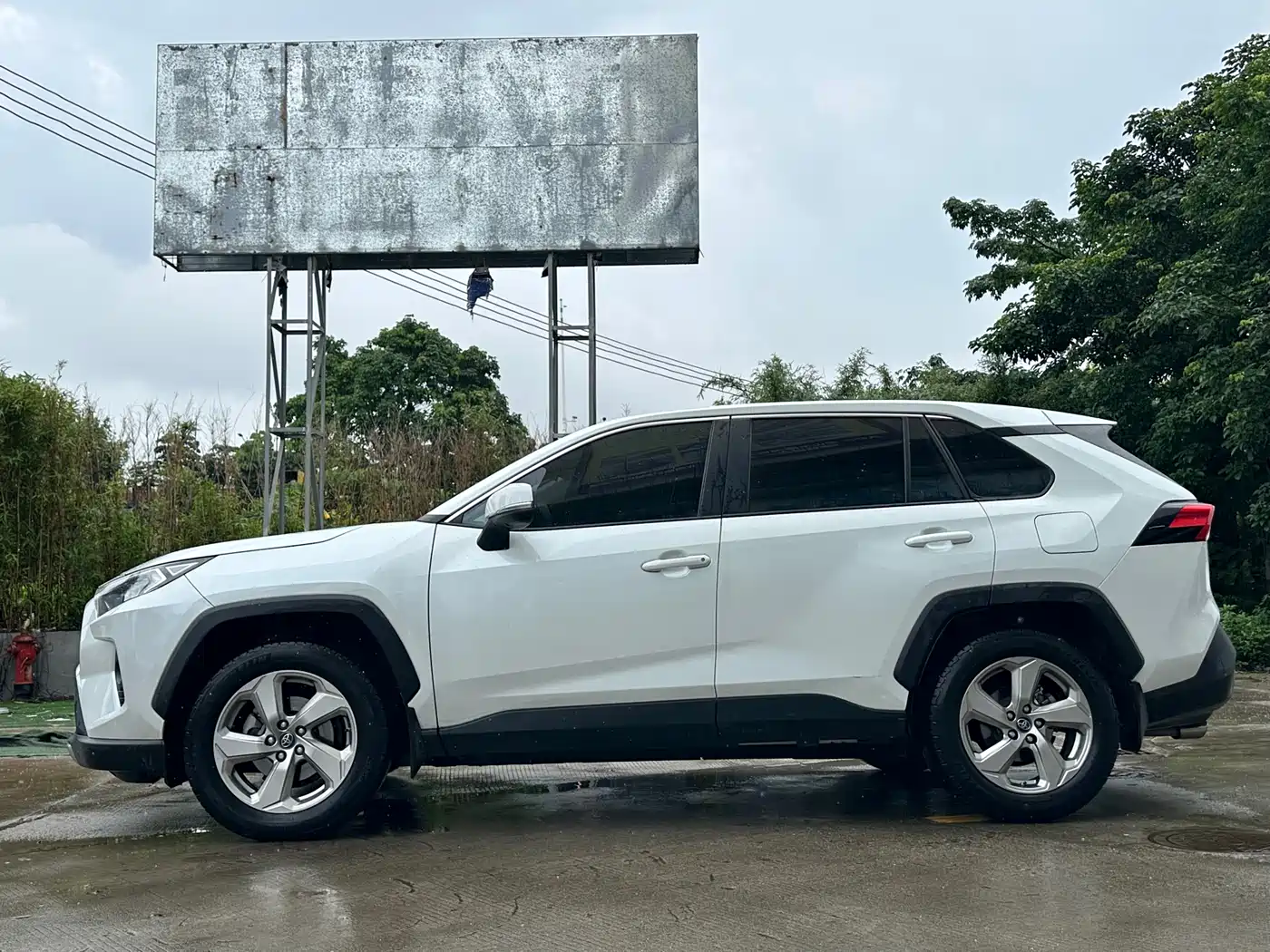 Toyota RAV4 Rongfang 2021 2.0L CVT 2WD Trend фото 8