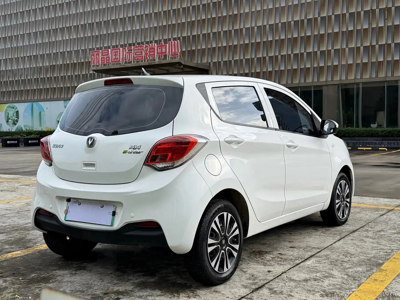 Changan Benben E-Star 2021 2021 National Edition Heartjoy LFP (31.86kWh)