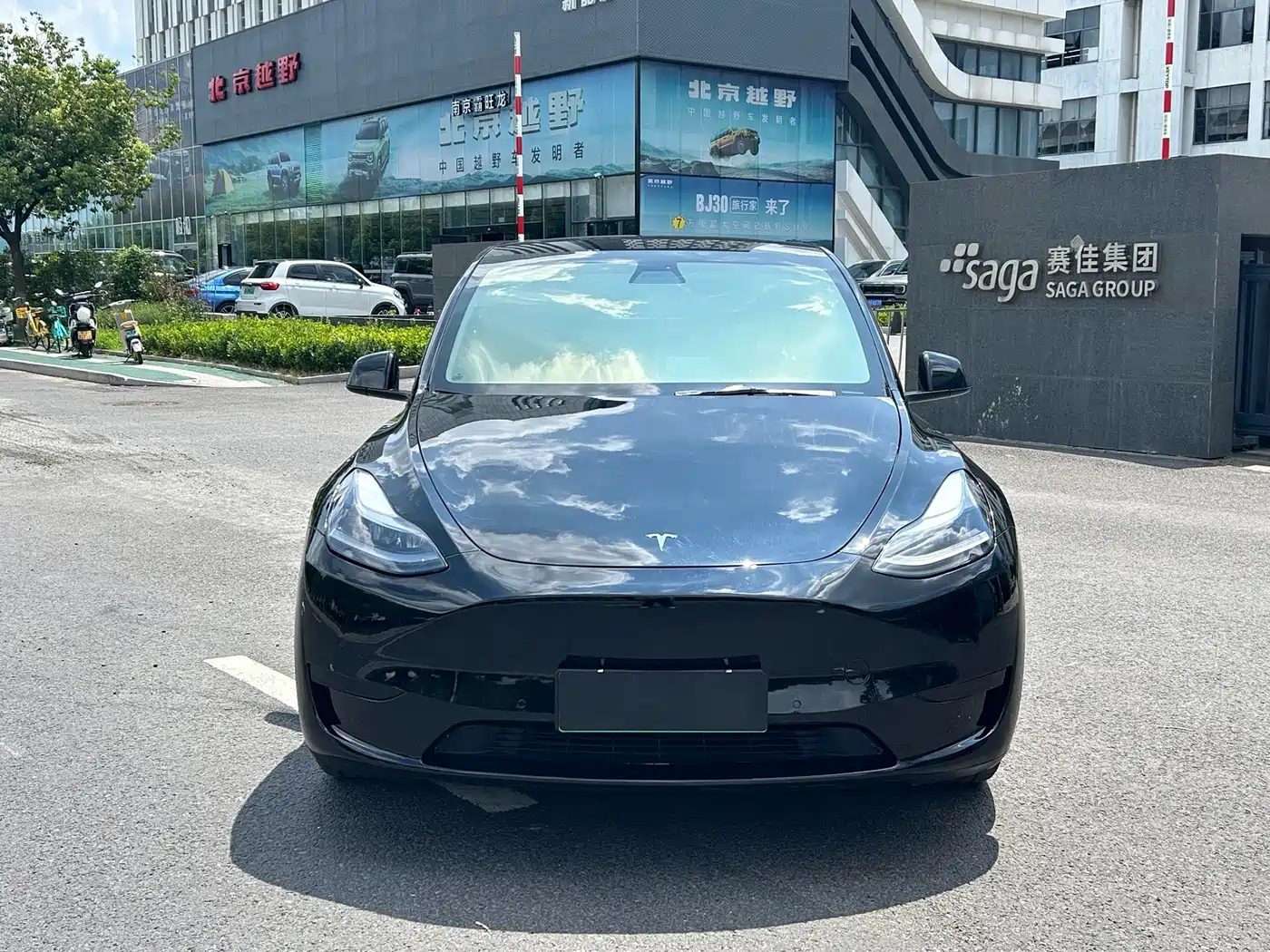 Photo 2 - Tesla Model Y