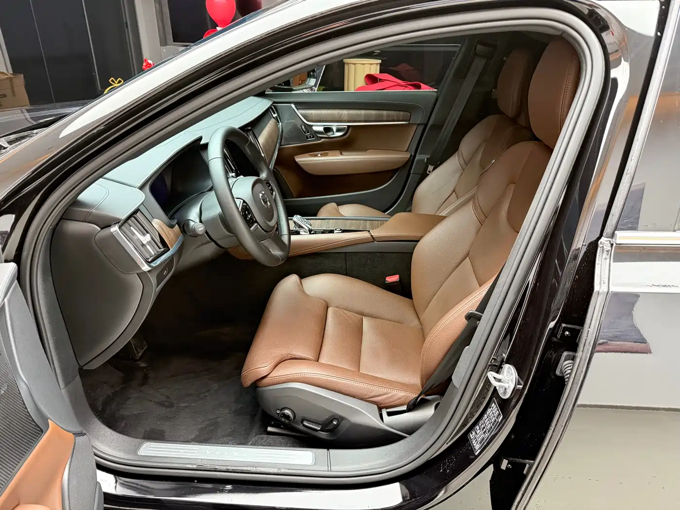 VOLVO S90