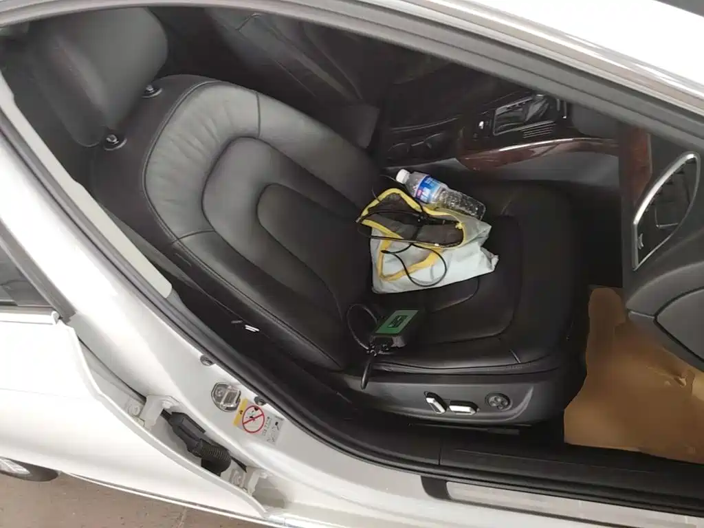 Фото 25 - Audi A4L