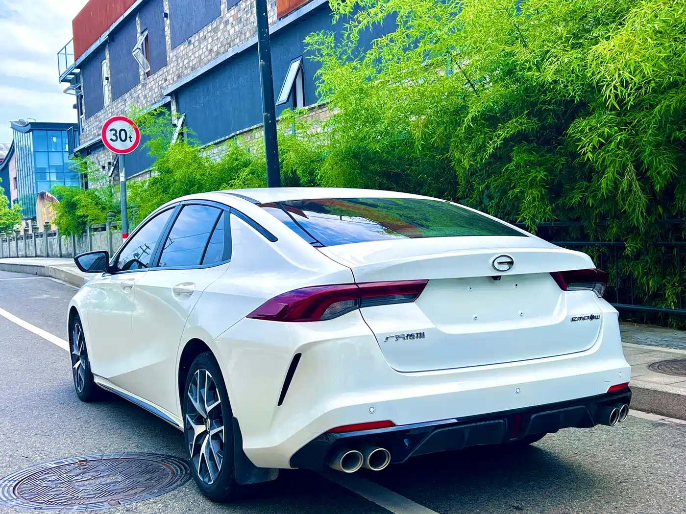 GAC Trumpchi Trumpchi Emkoo 2021 270T DCT J16 Edition фото 6