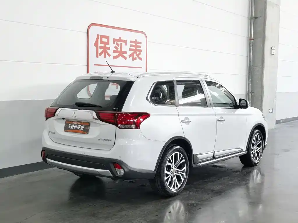 Mitsubishi Outlander 2017 2016 2.4L 4WD Elite Edition 5-seater