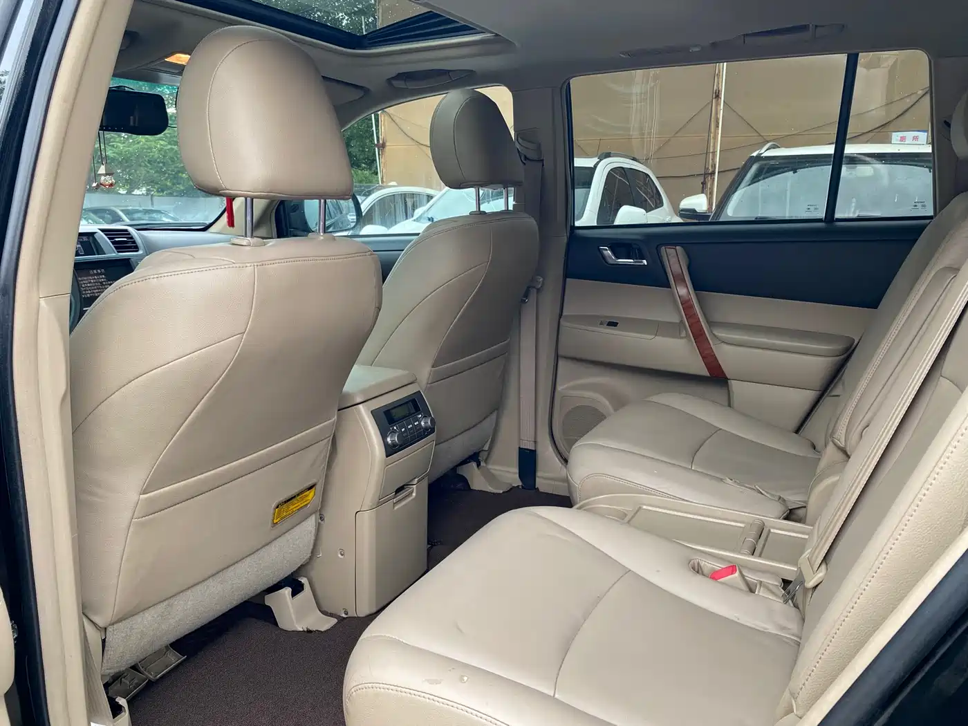 Toyota Highlander 2009 2.7L 2WD 7-Seater Premium фото 8
