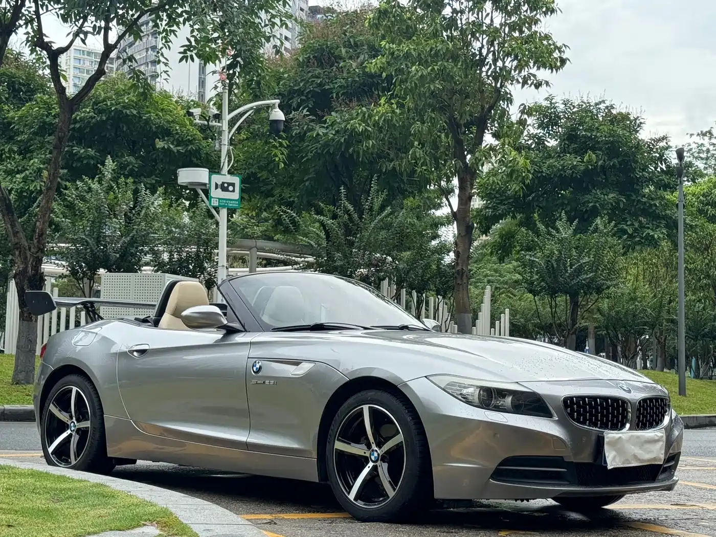 BMW Z4 2011 sDrive23i Flame Limited Edition фото 13