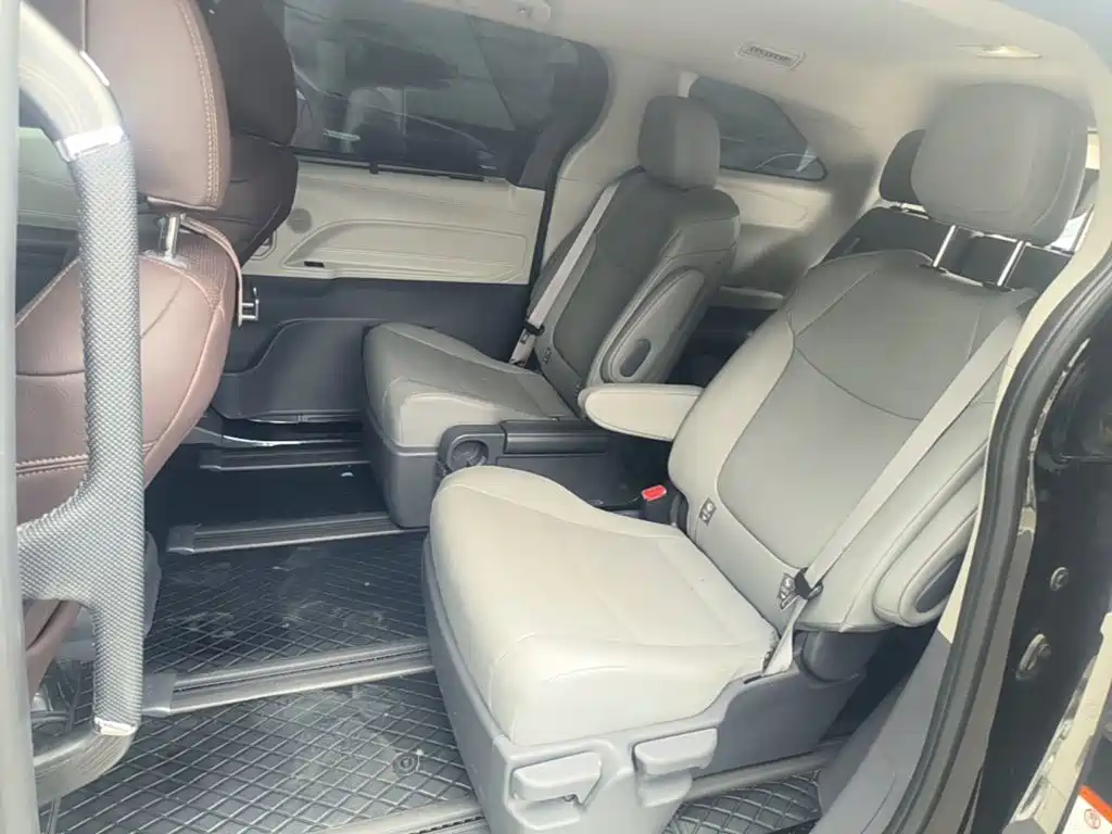 Toyota Granvia 2025 2024 2.5L Hybrid Comfort