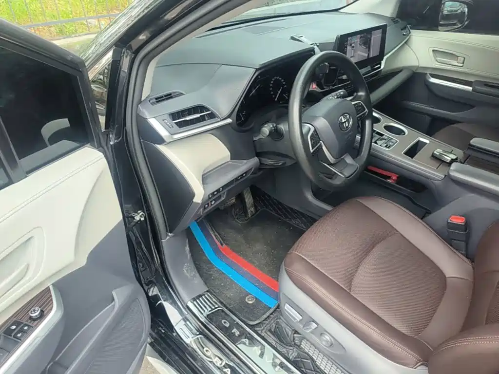 Toyota Granvia 2025 2024 2.5L Hybrid Comfort