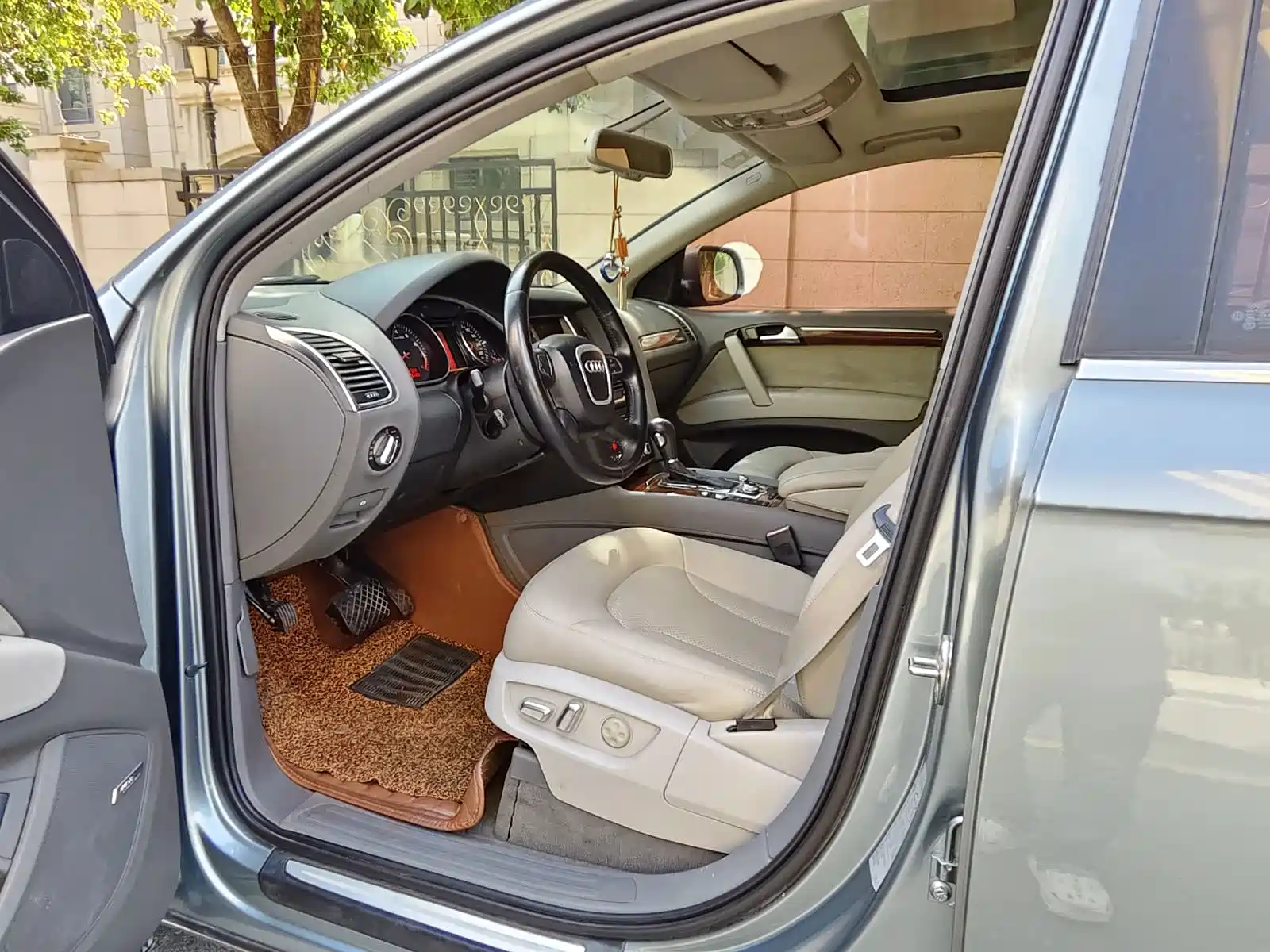 Фото 10 - Audi Q7