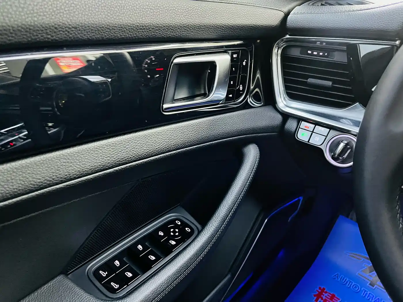 Porsche Panamera 2017 Panamera 3.0T фото 20