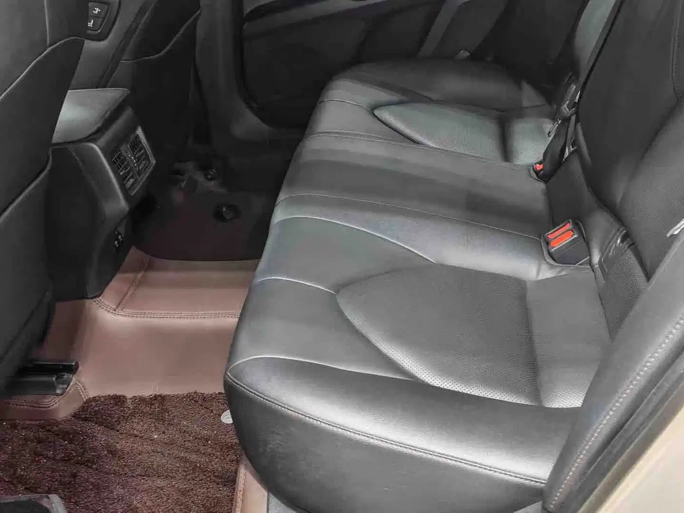 Фото 6 - Toyota Camry
