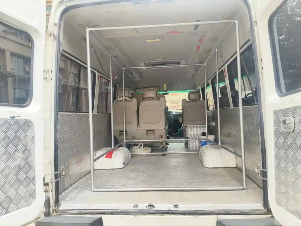 Iveco Daily 2018 2017 Model 2.8T V40 Van Medium Roof 3/6 Seats 43S5