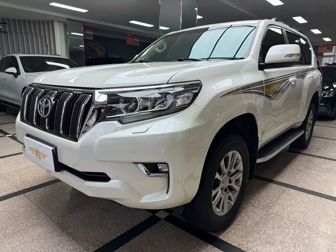 Toyota Prado 2018 3.5L Automatic TX-L NAVI Rear-mounted Spare Tire