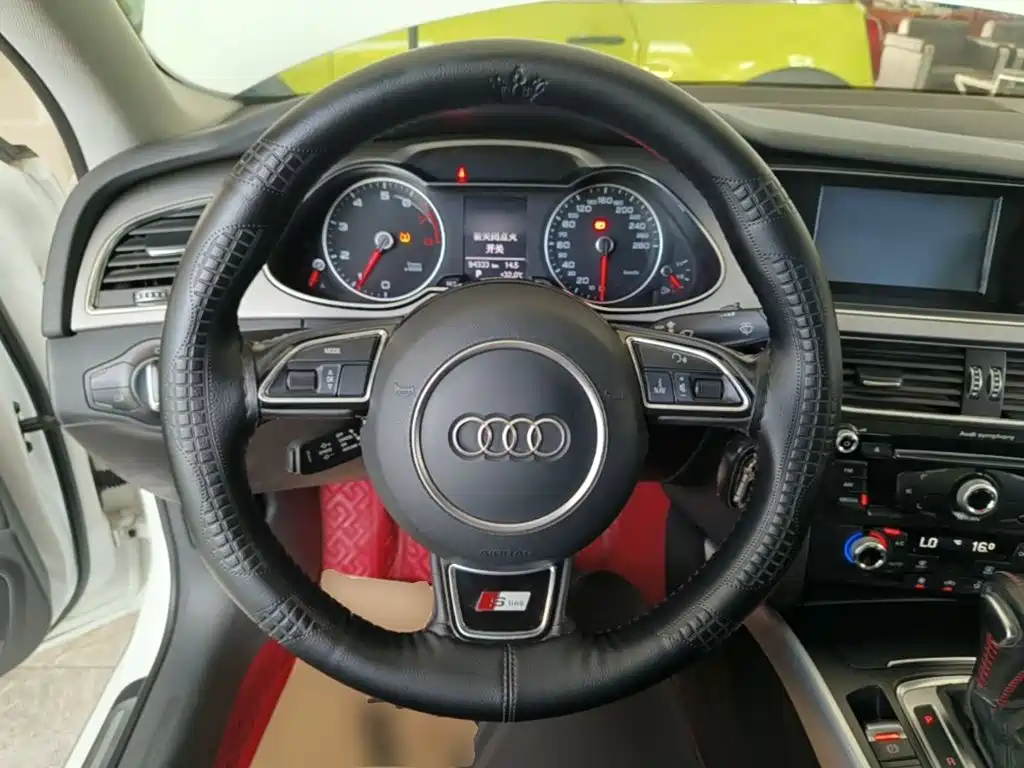 Фото 11 - Audi A4L