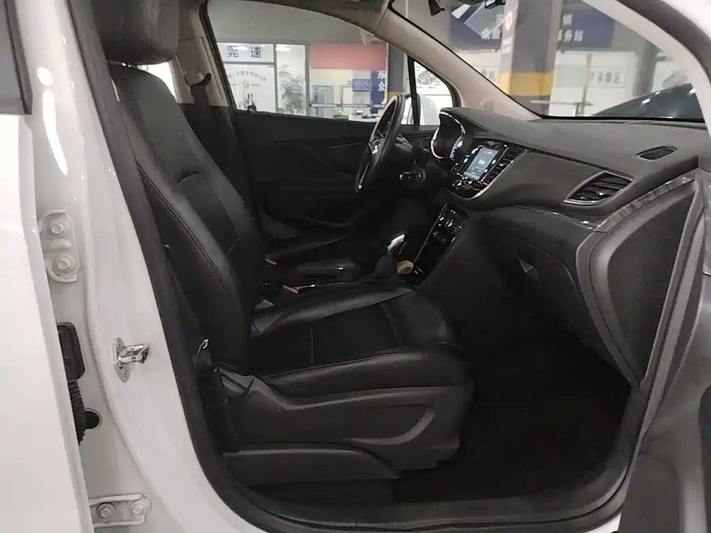 Фото 25 - Buick Encore
