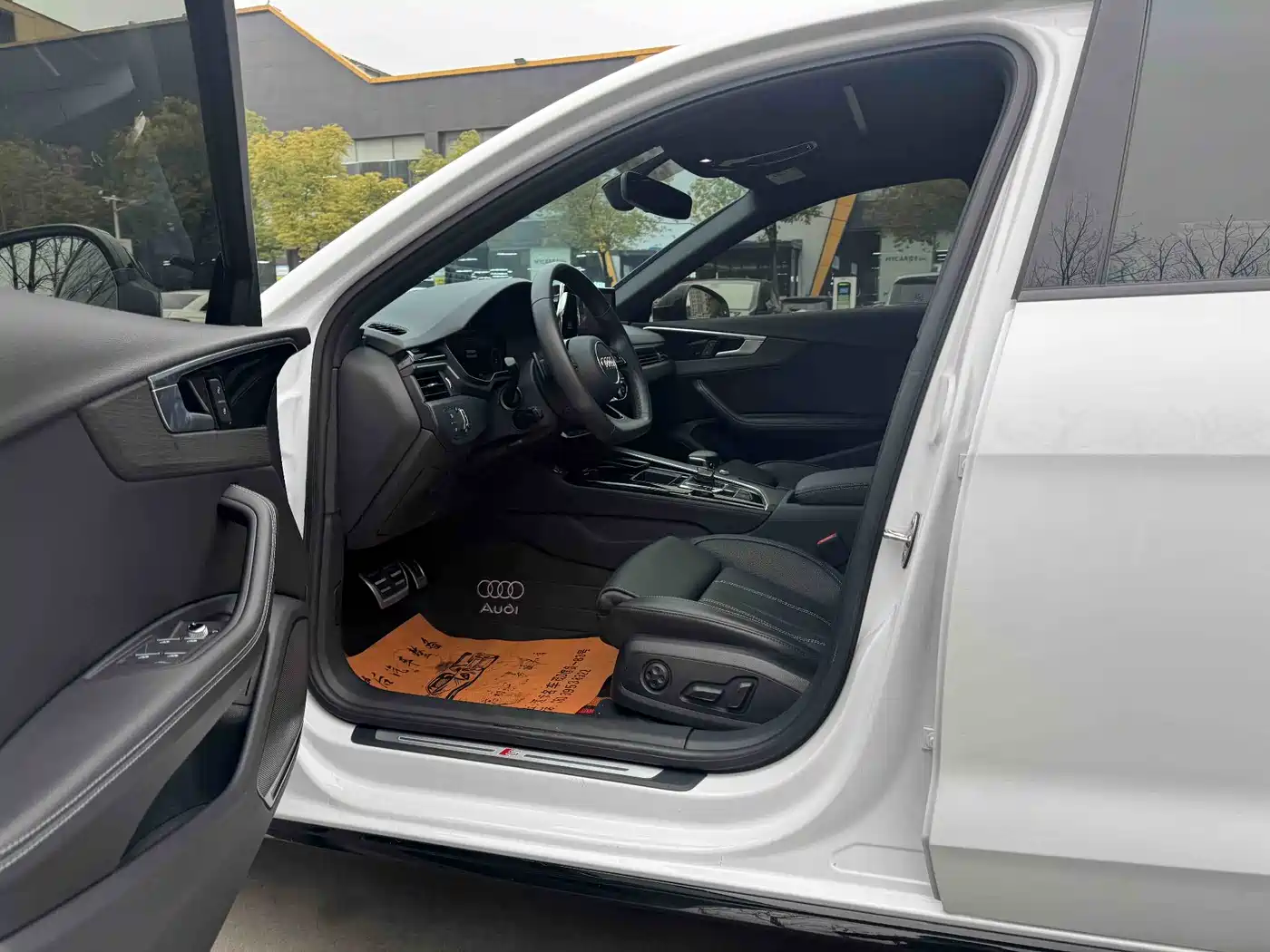 Audi A4L 2023 40 TFSI Luxury Sport фото 4