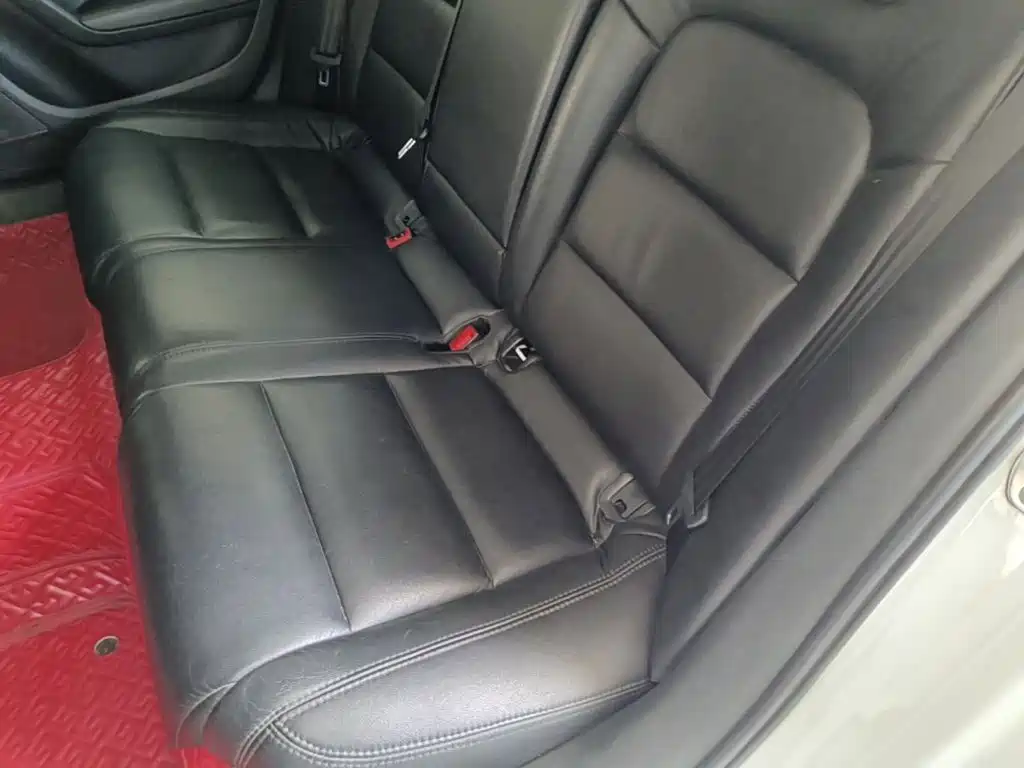 Фото 17 - Audi A4L