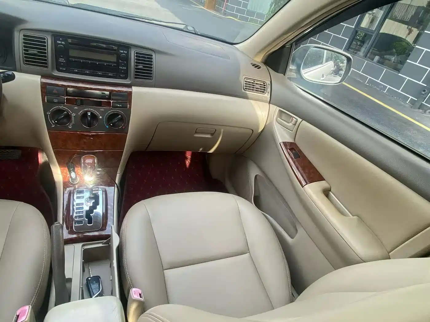 Photo 18 - Toyota Corolla