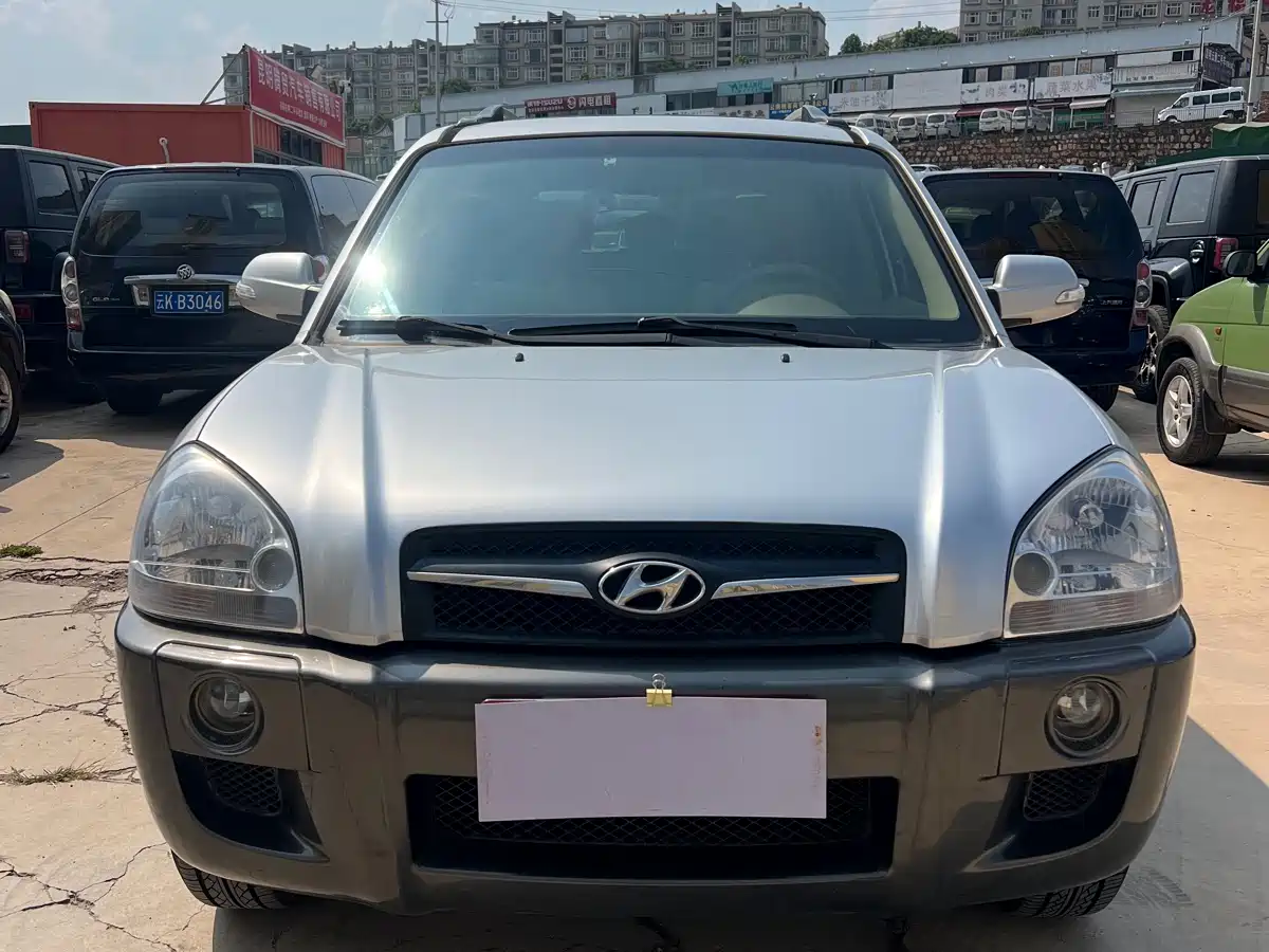 Hyundai Tucson 2009 2.0L Automatic 2WD Sunroof фото 2