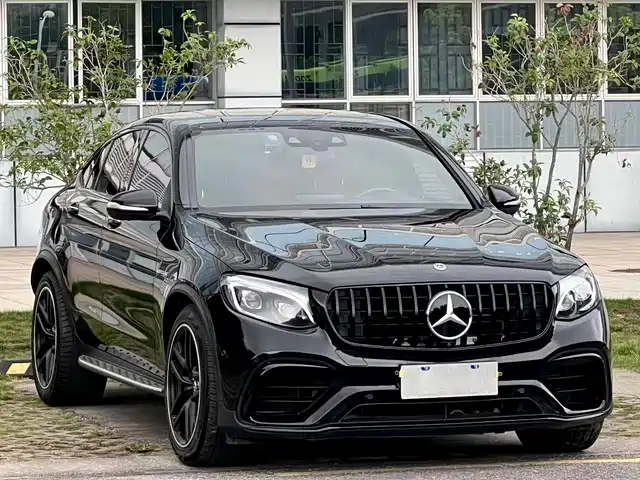 Mercedes-Benz GLC Coupe AMG 2018 AMG GLC 63 4MATIC+ Coupe SUV — фото 3