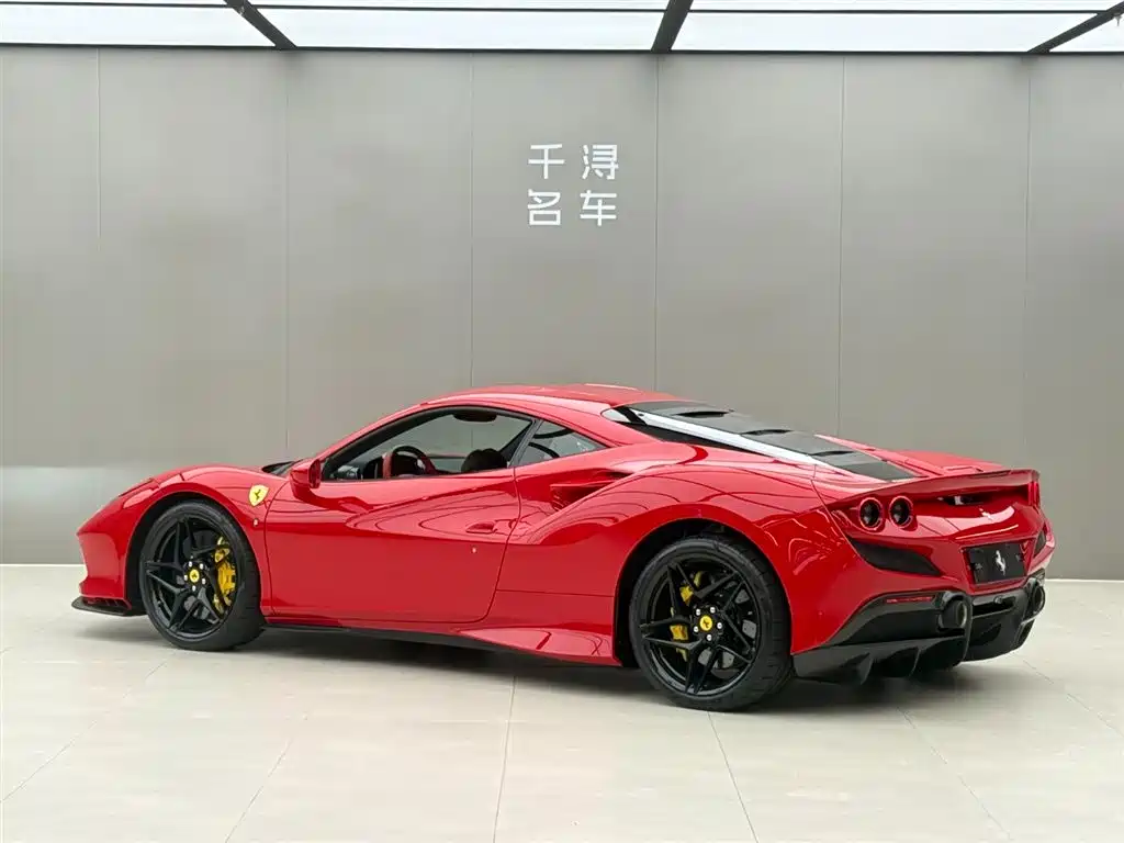 Фото 13 - Ferrari F8