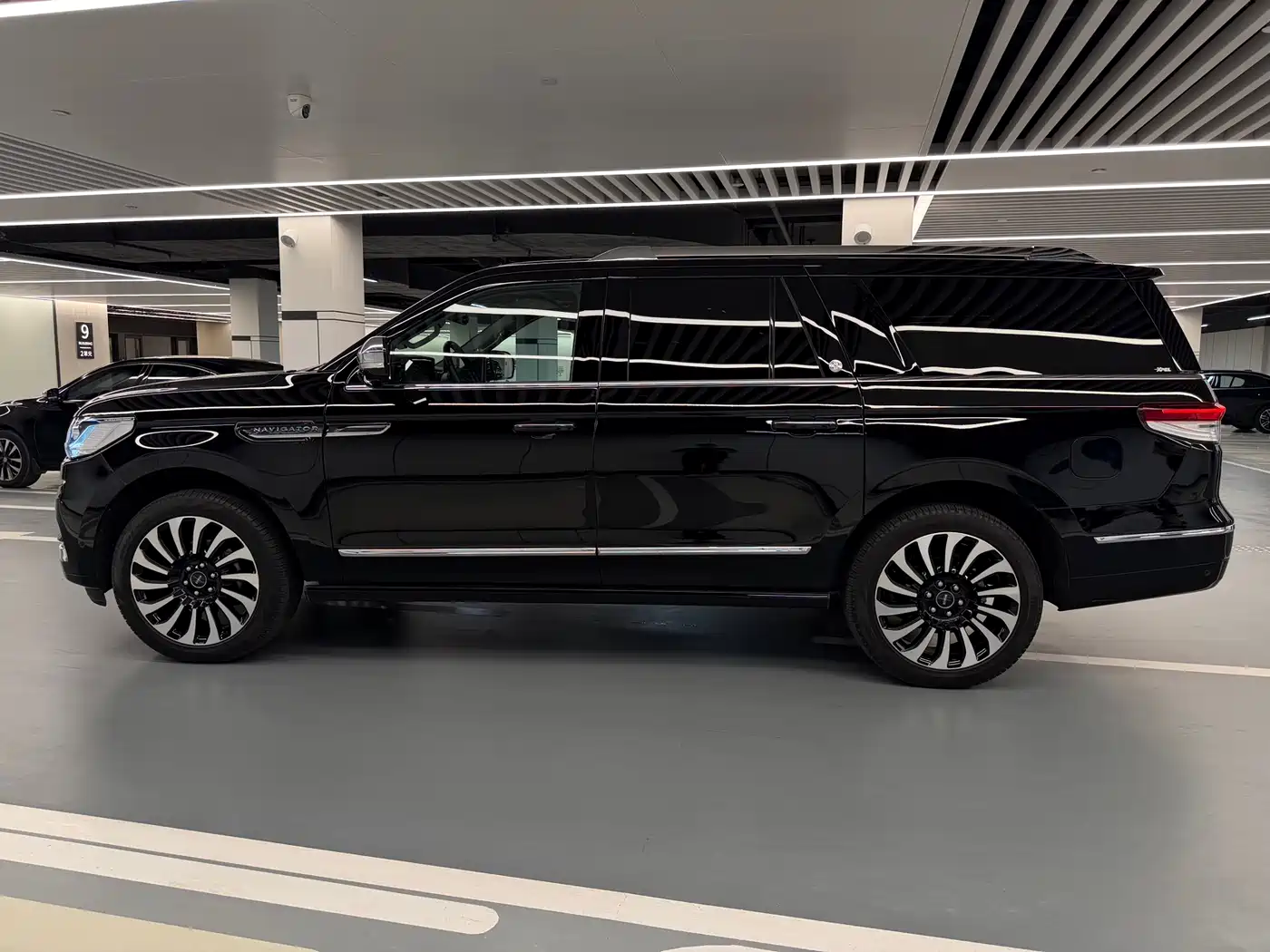 LINCOLN NAVIGATOR