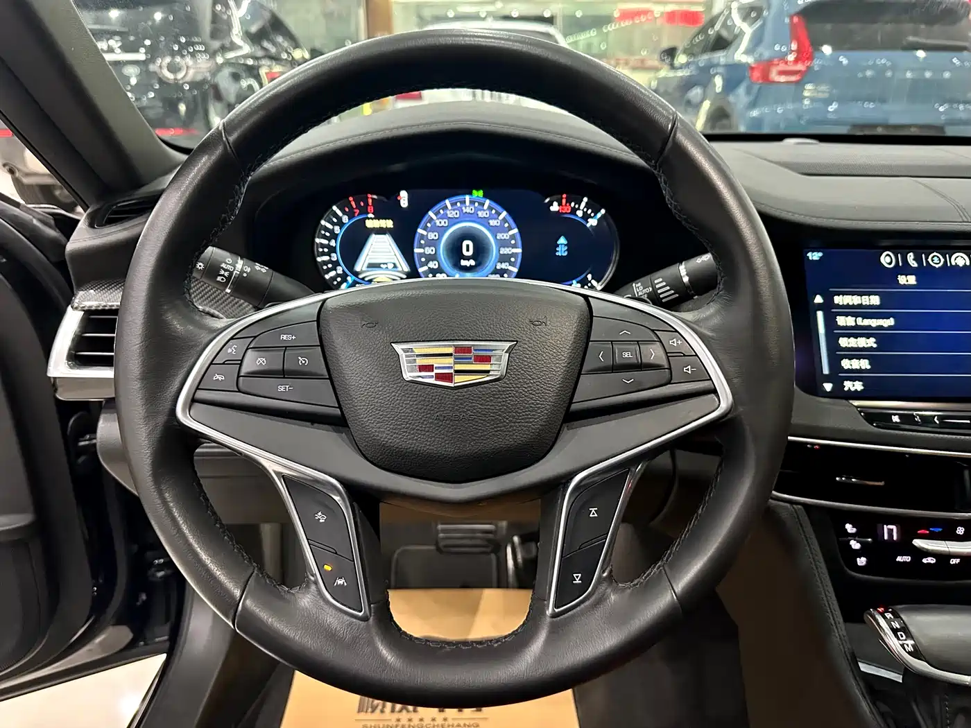 Cadillac CT6 2016 28T Leading фото 18