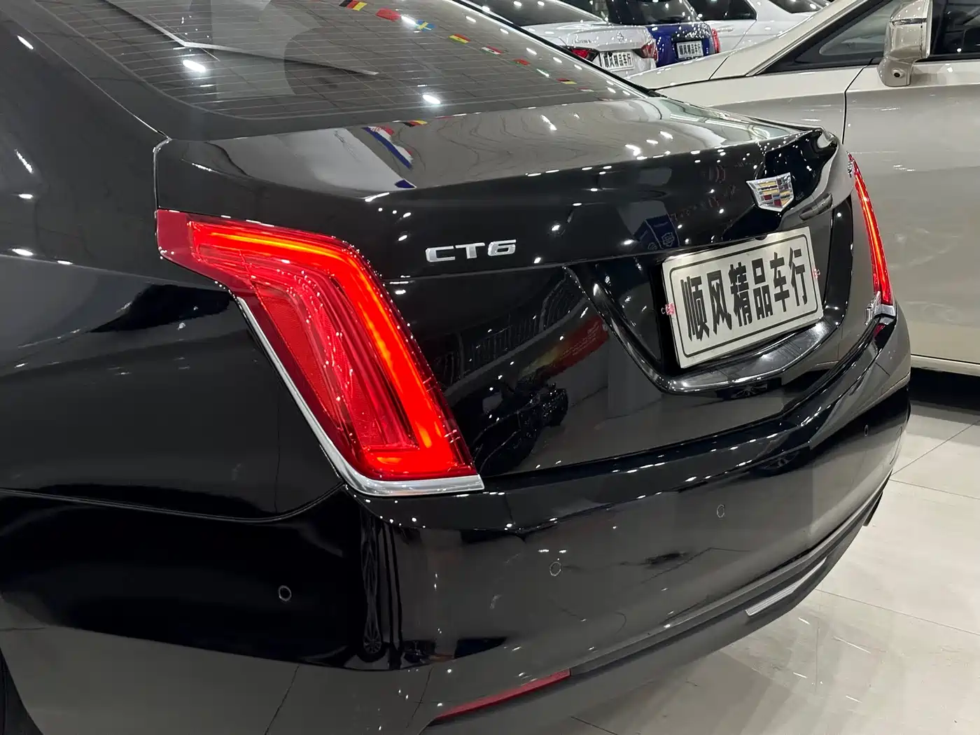 Cadillac CT6 2016 28T Leading фото 31