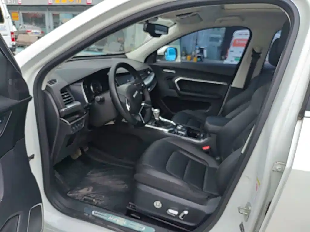 Фото 15 - Haval H6
