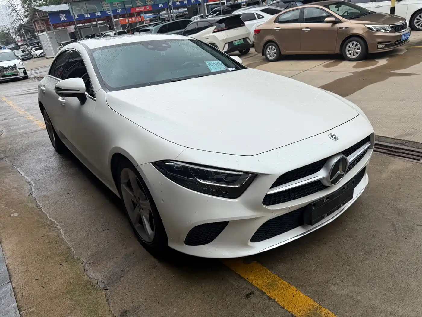 Photo 3 - Mercedes-Benz CLS