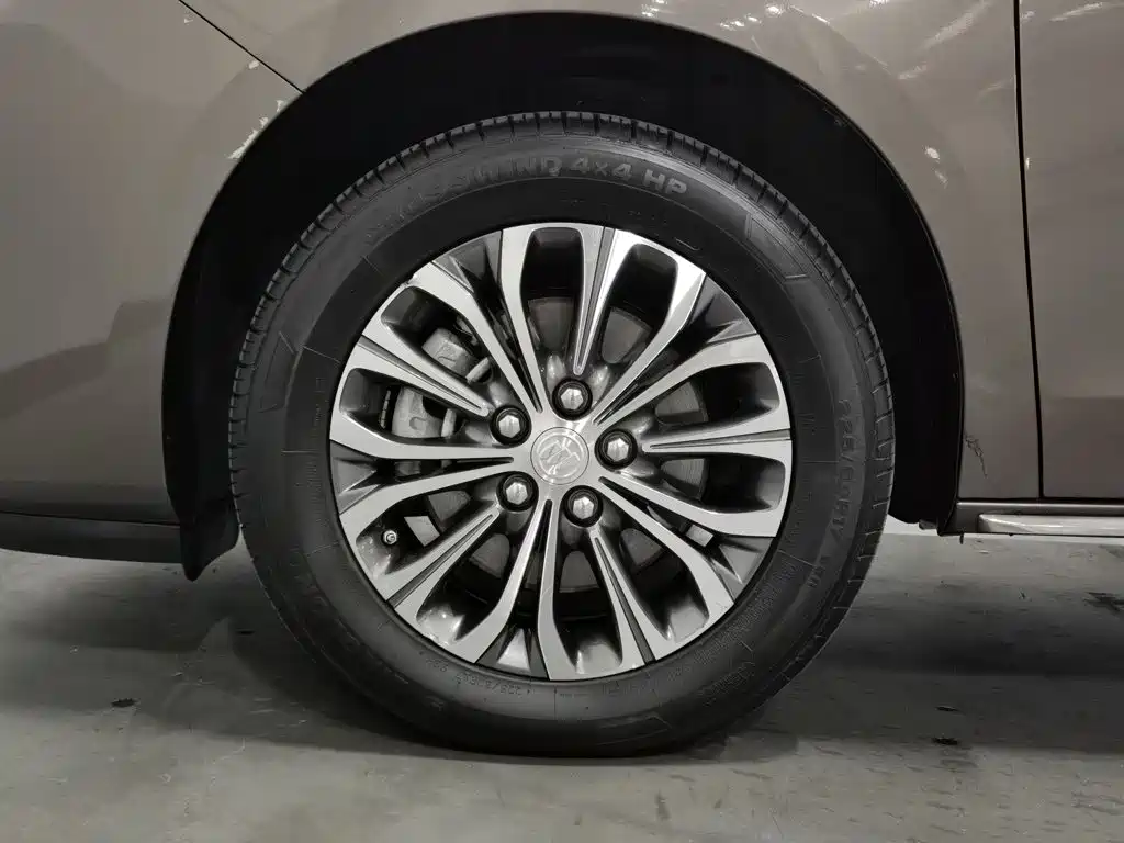 Фото 17 - Buick GL8