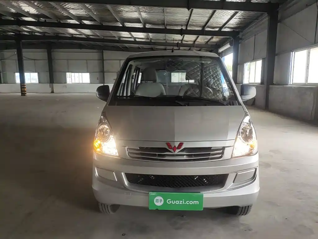 Wuling Motors Wuling Rongguang S 2022 2021 Model 1.2L Basic 7-Seater LSI