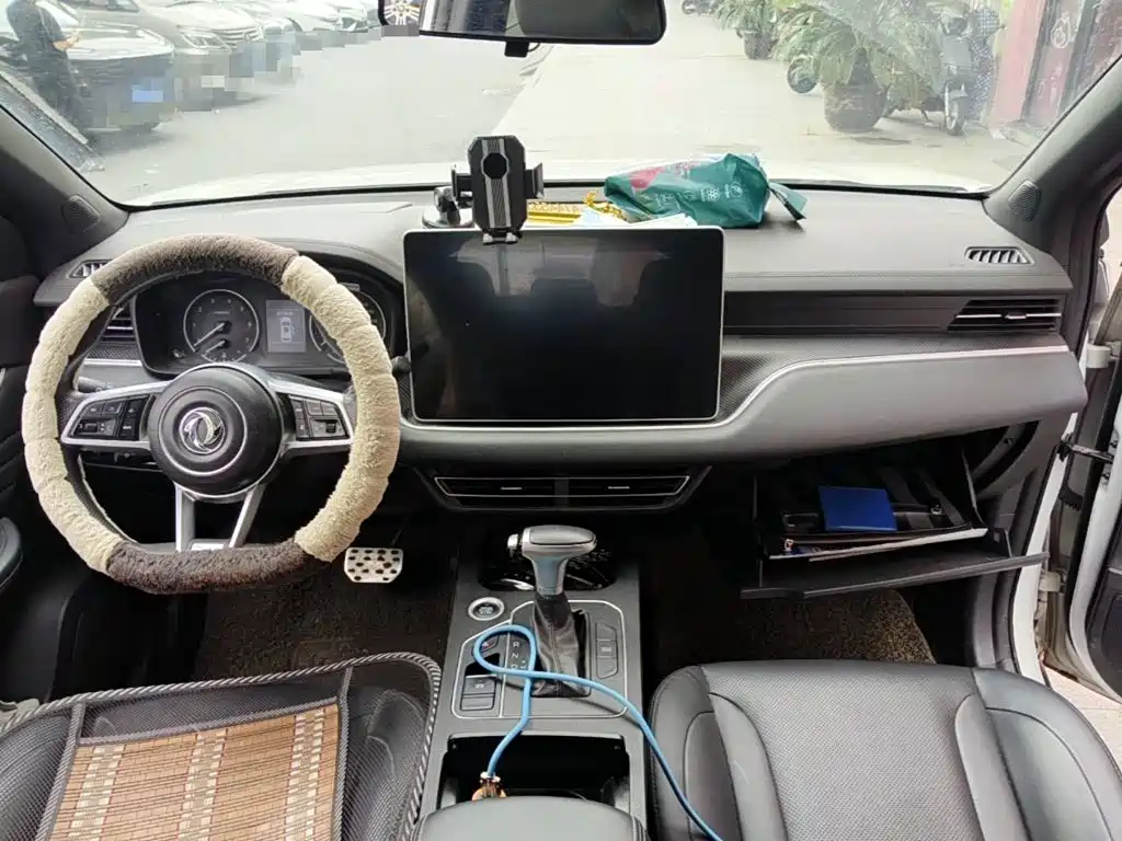 Dongfeng Fengguang Fengguang 580Pro 2019 2020 280TGDI CVT Driving Leader