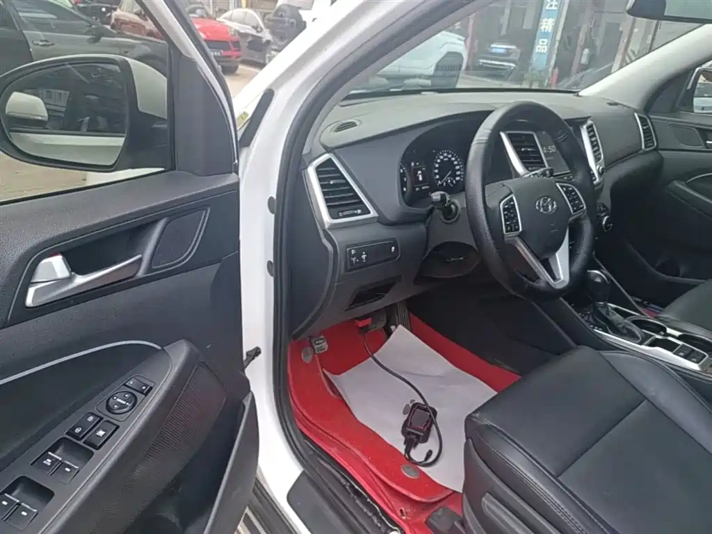 Hyundai Tucson 2015 1.6T Dual Clutch 2WD Smart фото 16