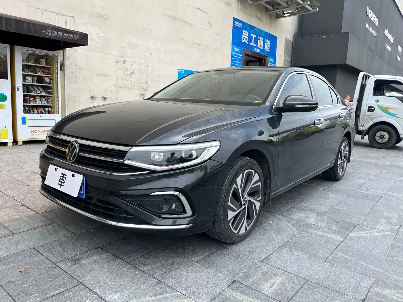 VOLKSWAGEN BORA