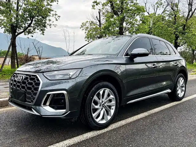 Audi Q5L 40T, Люкс Драйв