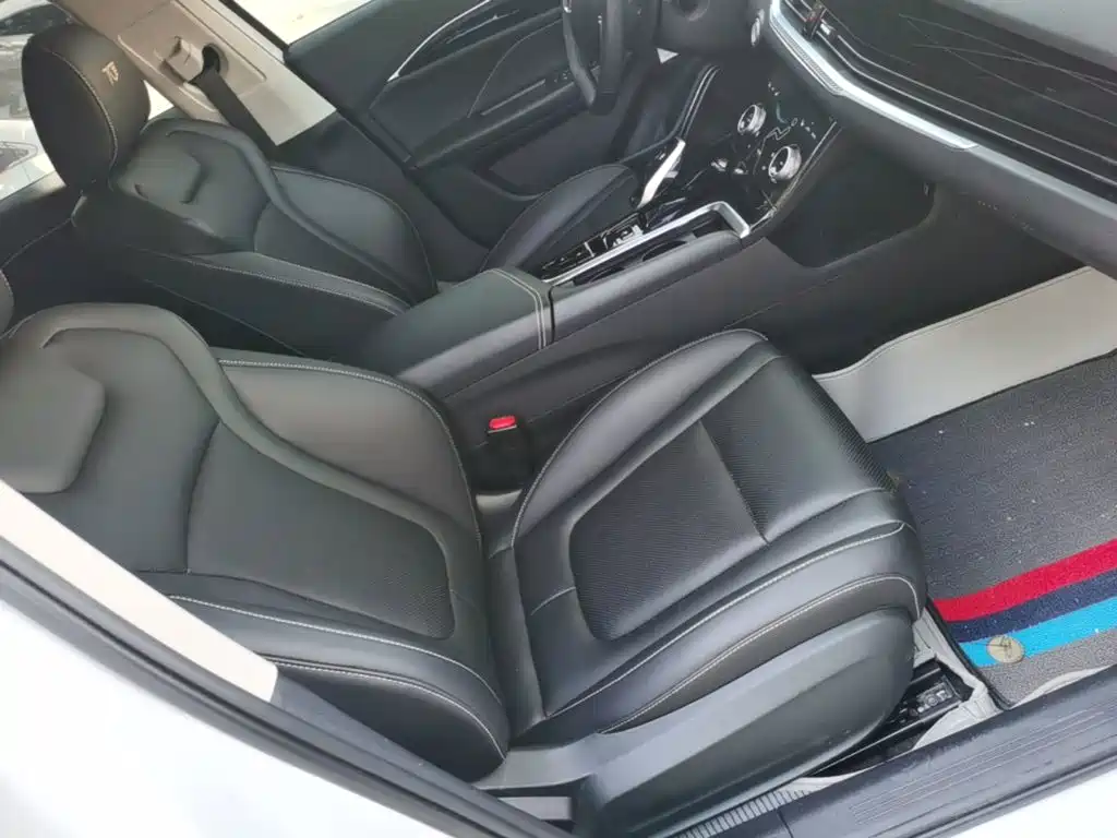 Фото 25 - Besturn B70