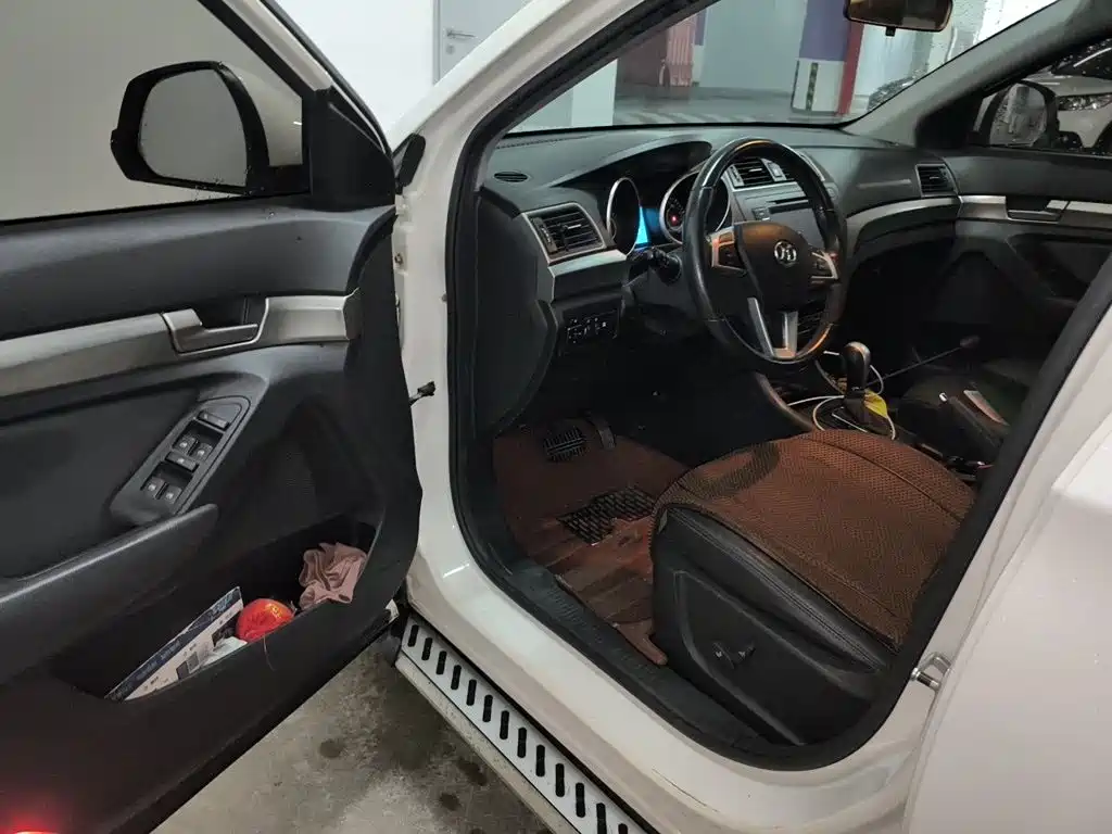 BAIC Senova X65 2015 2015 2.0T Automatic Elite