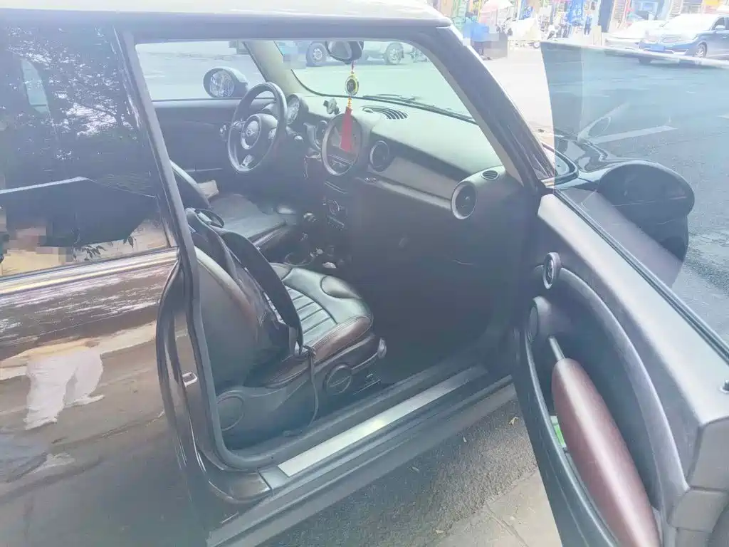 MINI MINI 2012 2011 1.6L COOPER Fun