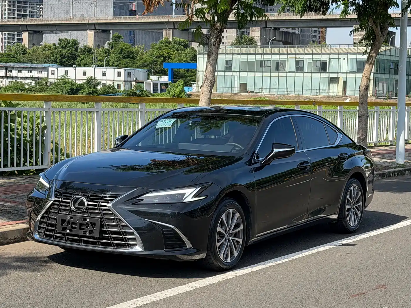 Lexus ES 2026 2025 200 Ultimate Edition