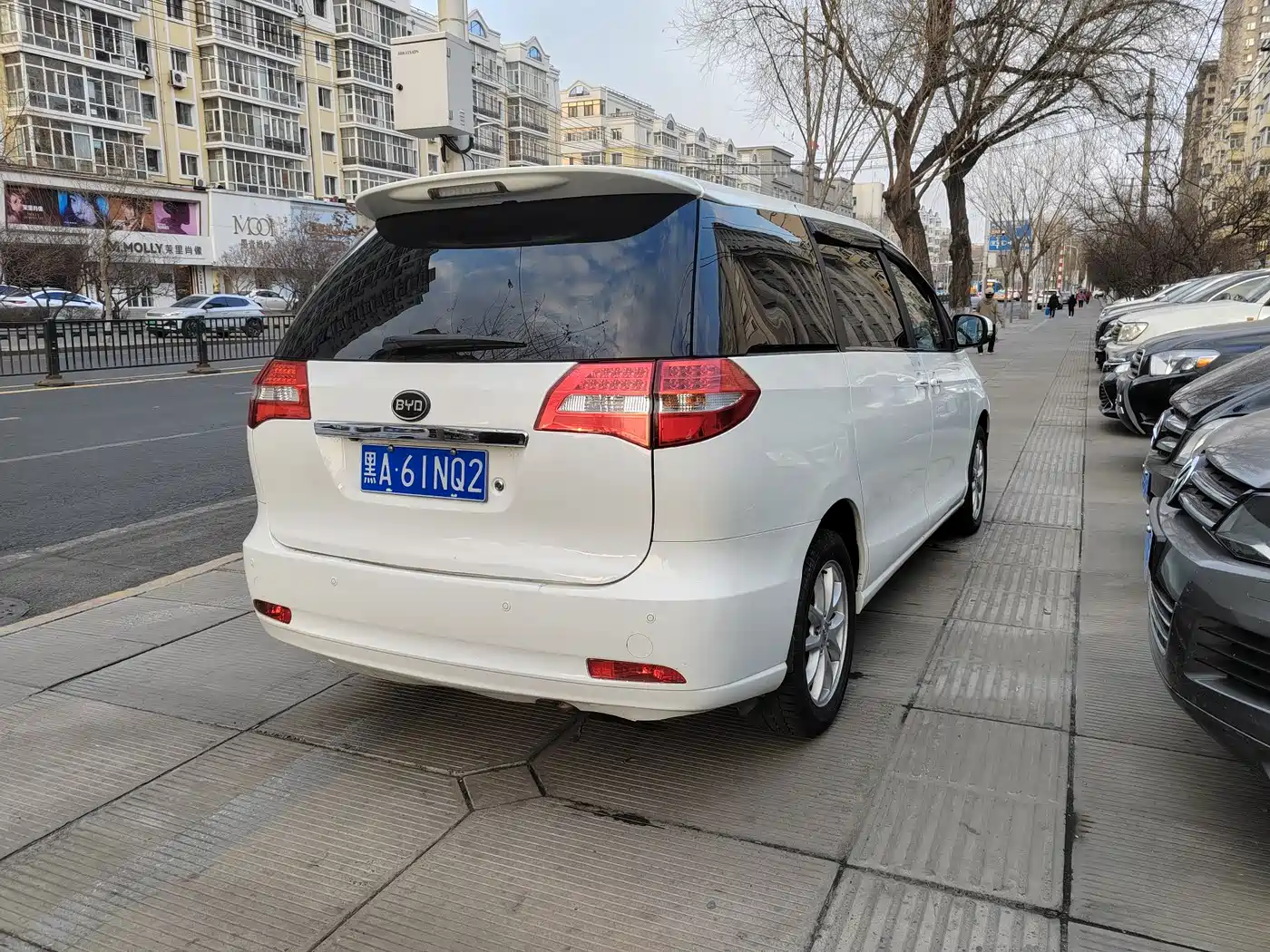 BYD M6 2015 2.4L Automatic Premium Edition фото 5