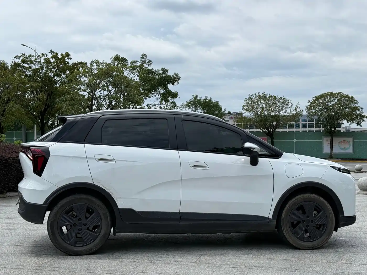 Фото 9 - Geely Geometry E Firefly