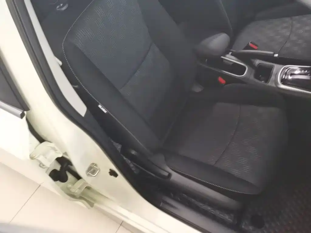 Nissan Tiida, миниатюра 25