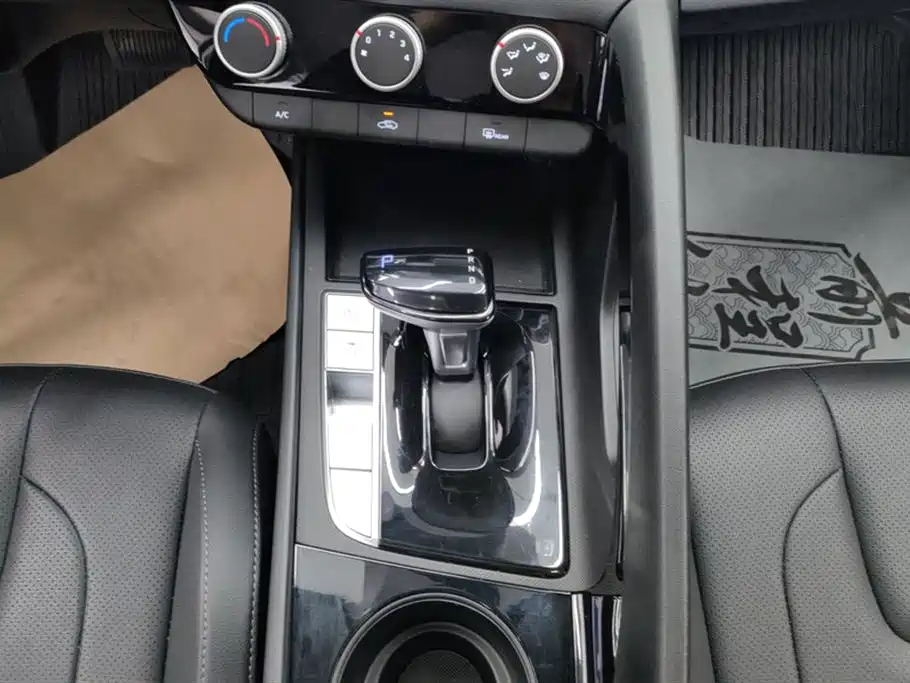 MODERN ELANTRA