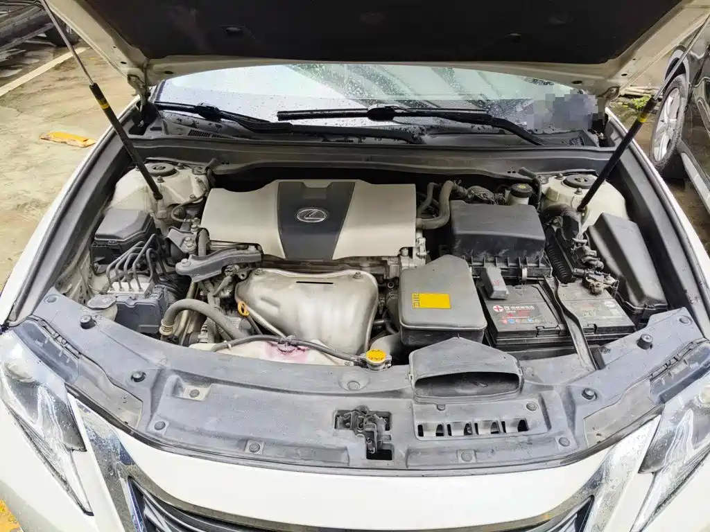Photo 3 - Lexus ES