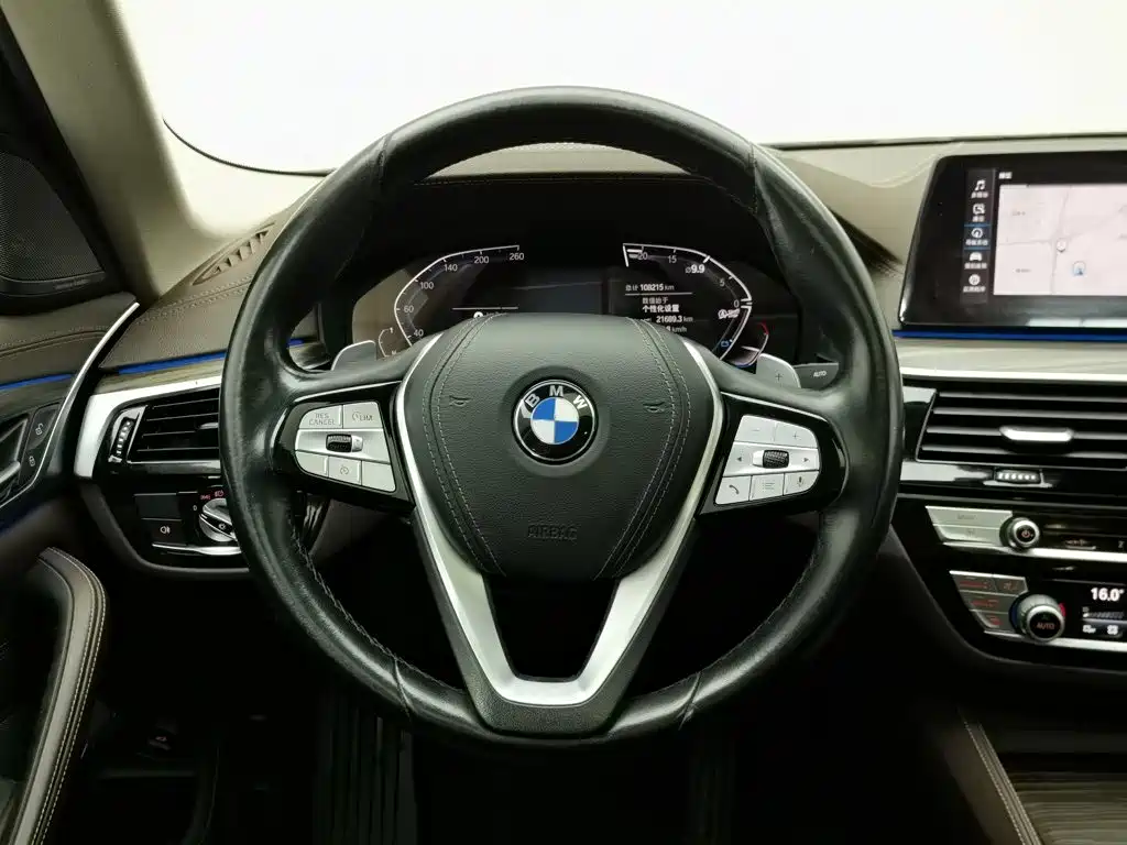 Photo 11 - BMW 5 Series