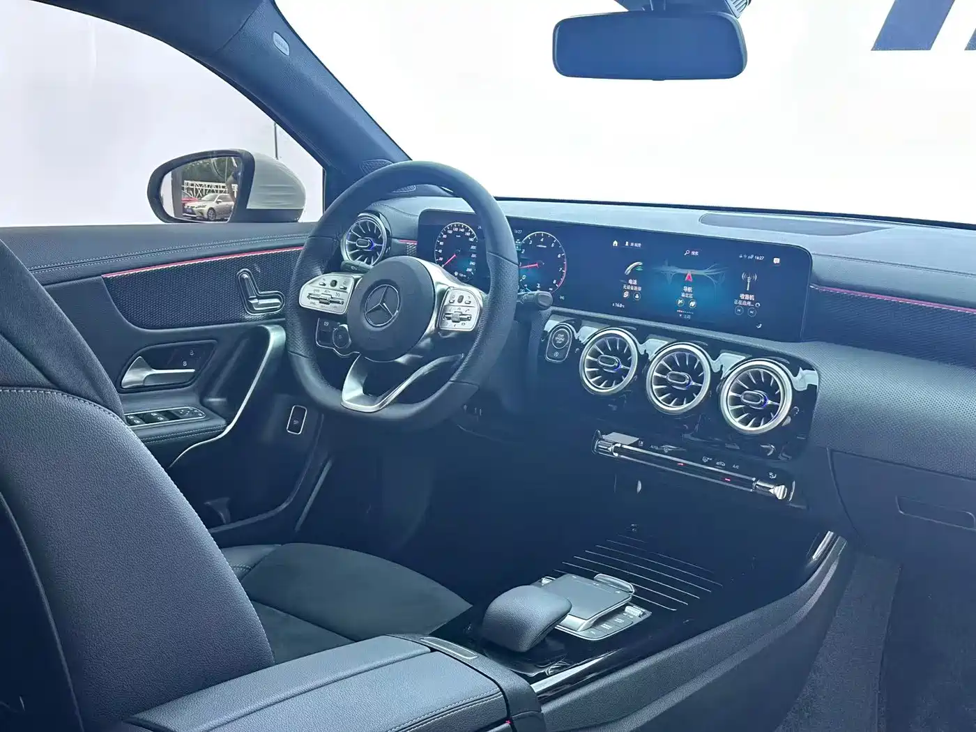Фото 19 - Mercedes-Benz A-Class