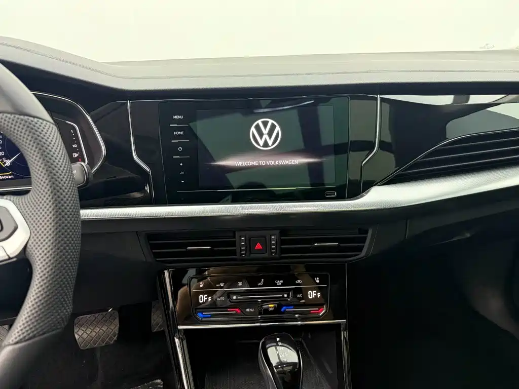 Volkswagen Passat 2025 2025 Outstanding 380TSI Dragon Soaring Edition