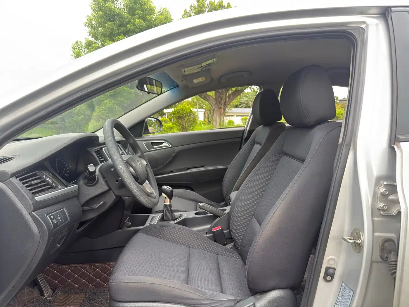 Photo 5 - Hyundai Mistra